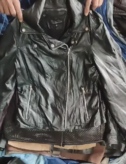 Ladies Leather Jackets vintage and modern - 19 pieces