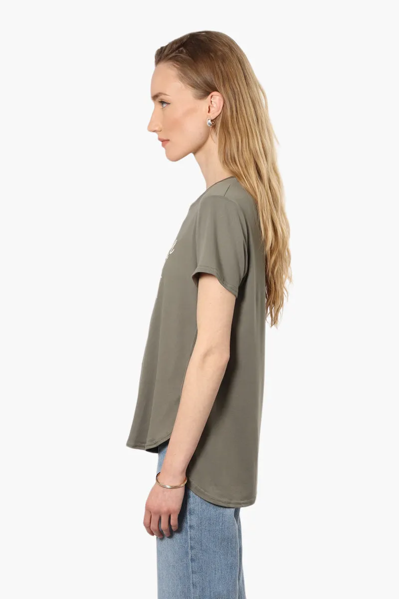 Magazine Mama Printed High Low Tee - Olive