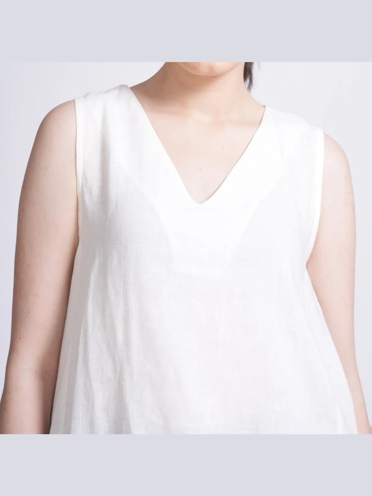 Women Linen Sleeveless A-Line Top